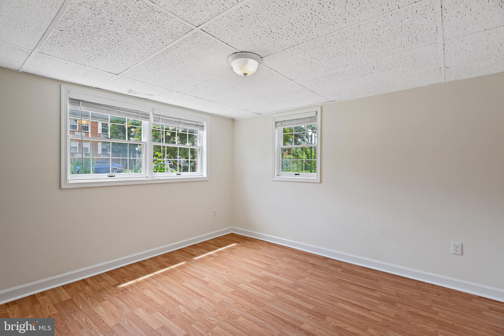 NORTH WOODRIDGE - Residential