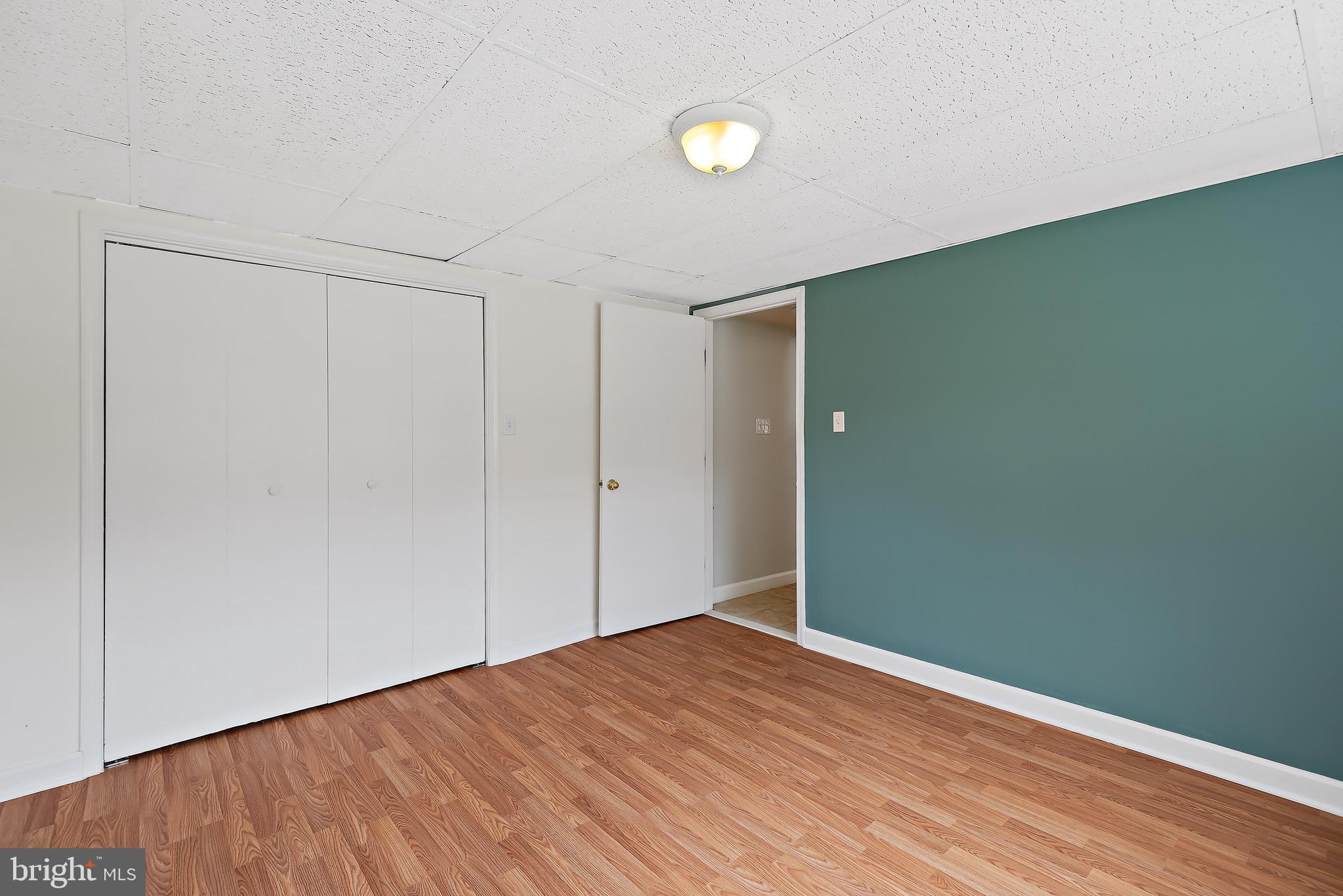 NORTH WOODRIDGE - Residential