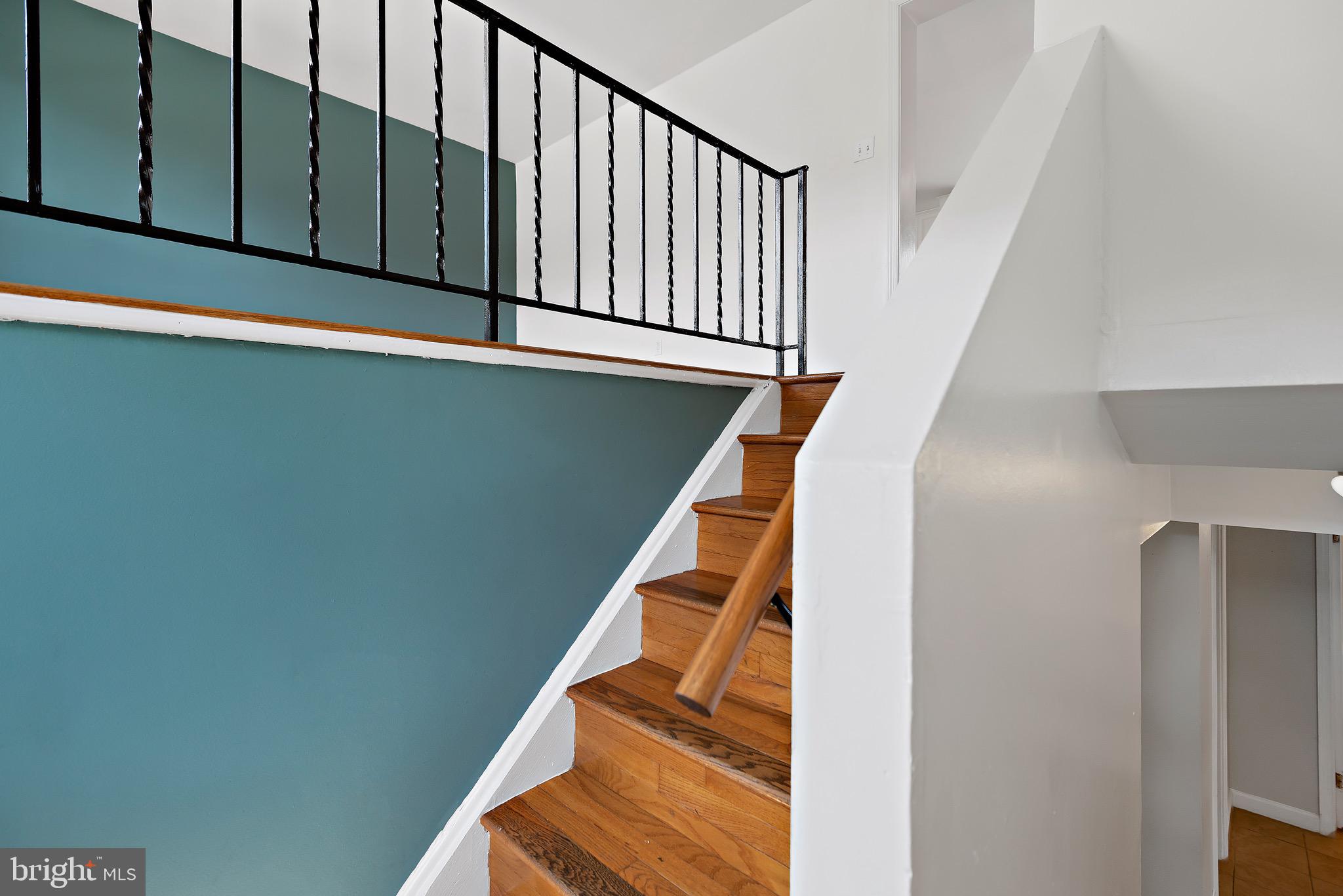 NORTH WOODRIDGE - Residential