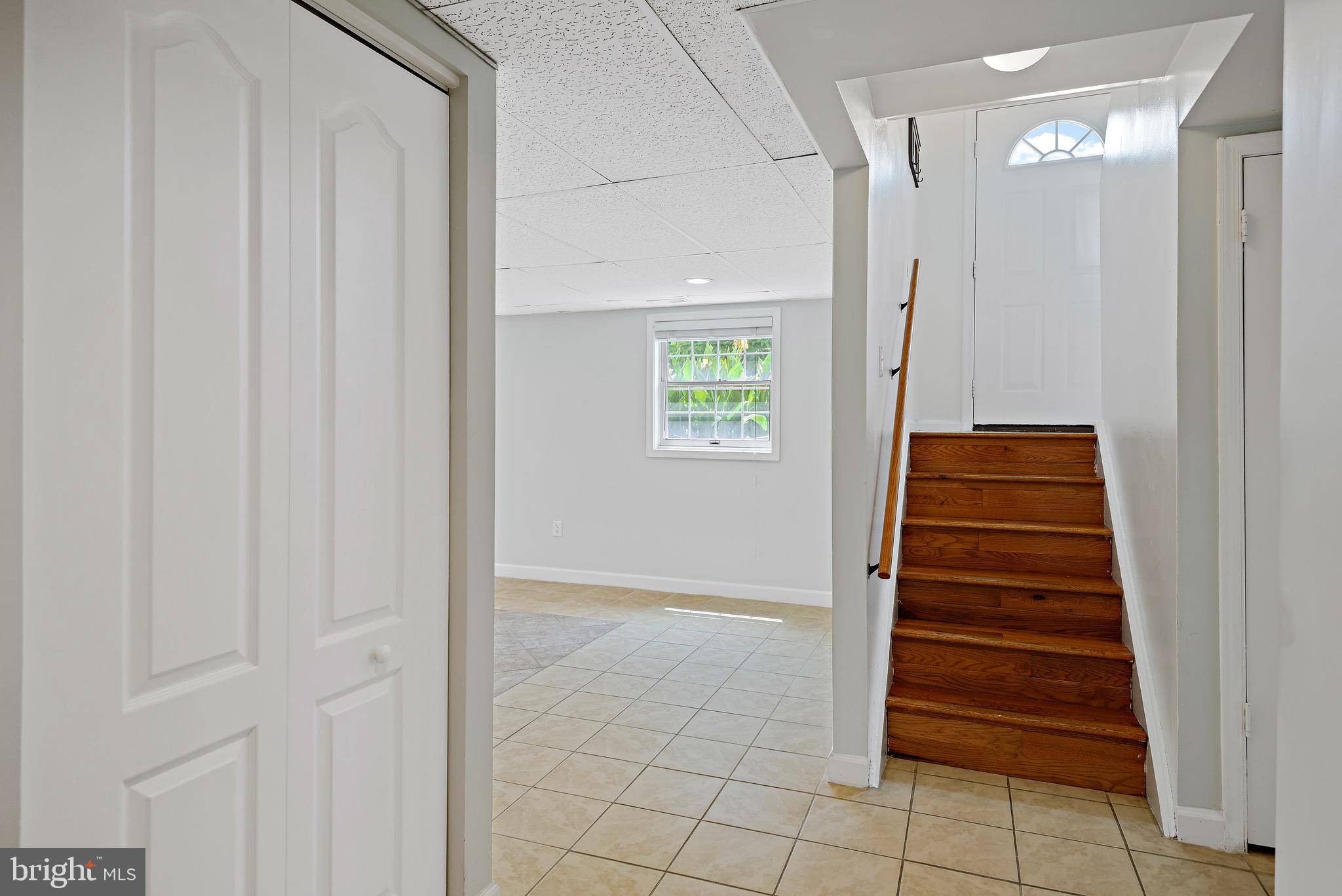 NORTH WOODRIDGE - Residential