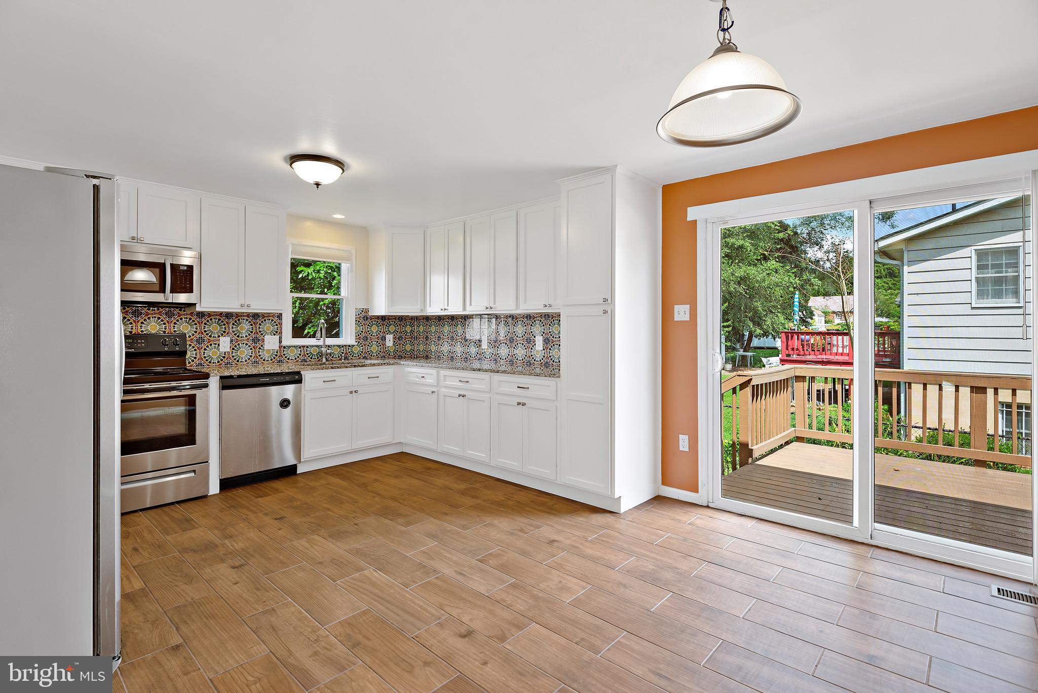 NORTH WOODRIDGE - Residential