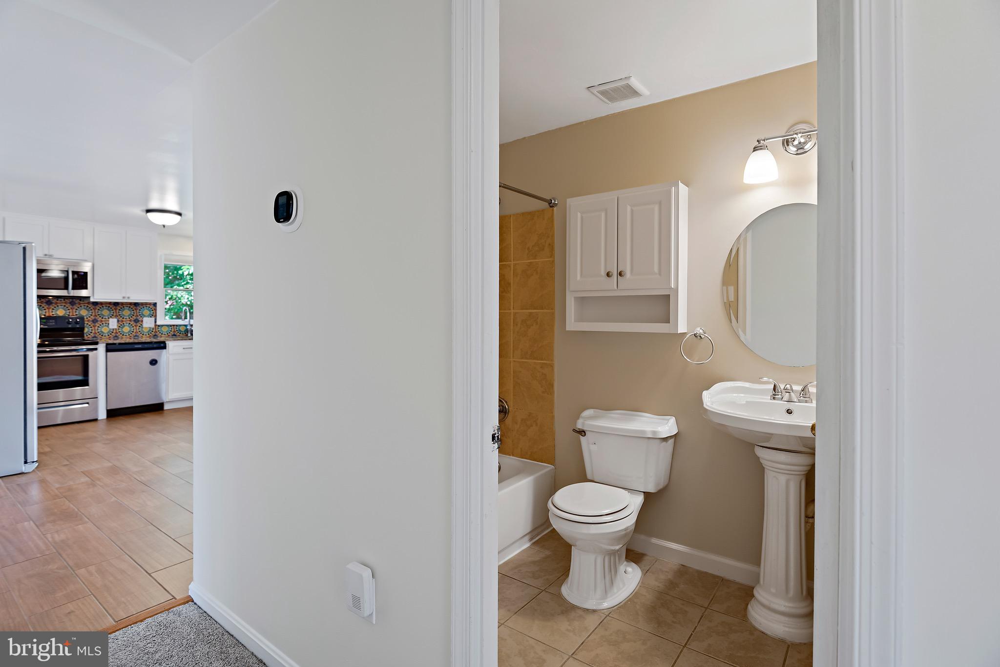 NORTH WOODRIDGE - Residential