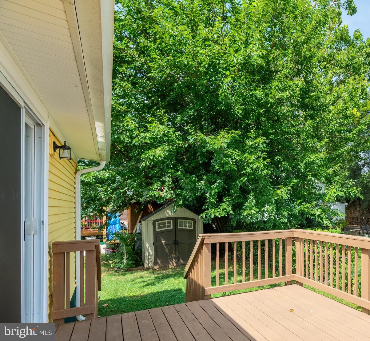 NORTH WOODRIDGE - Residential