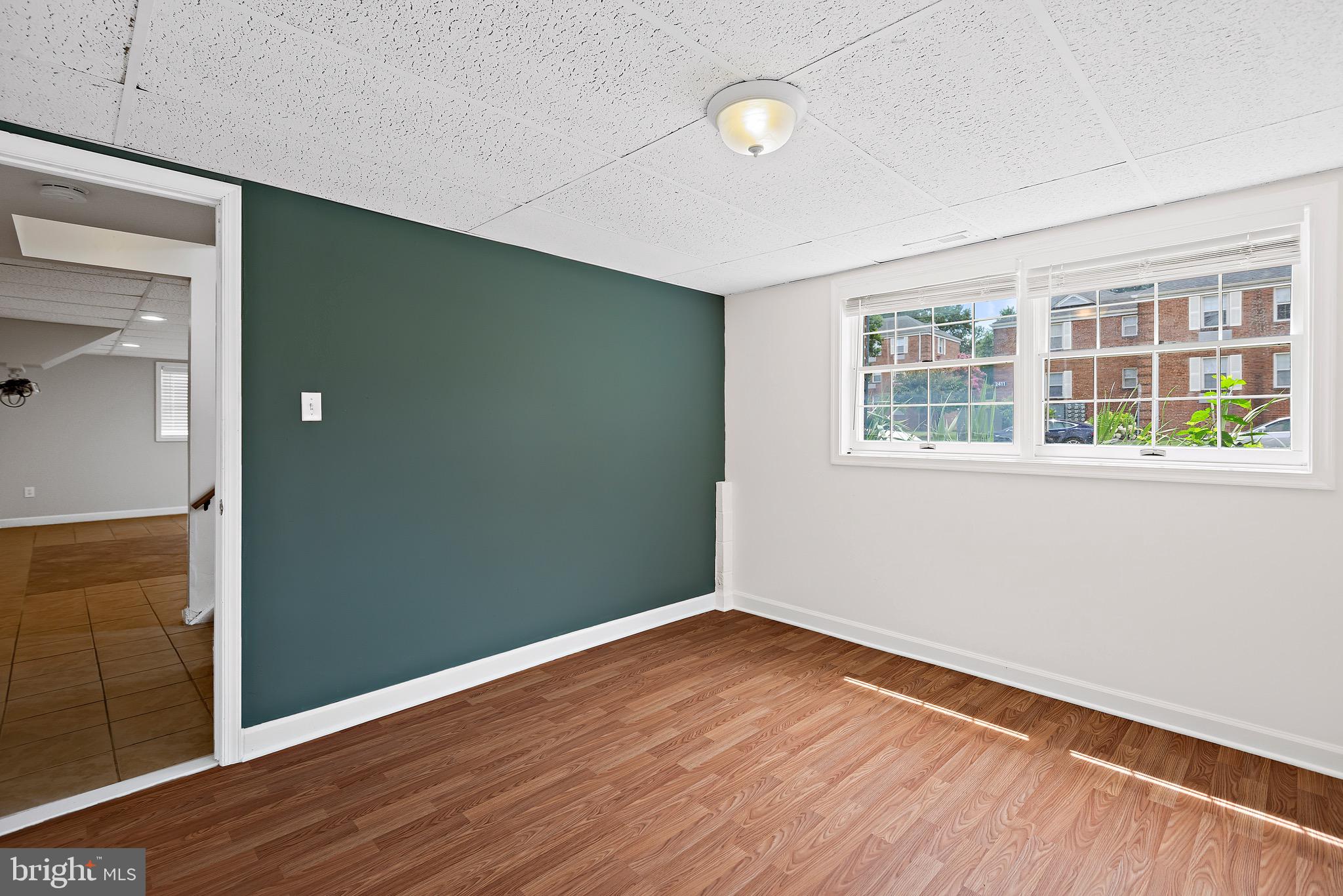 NORTH WOODRIDGE - Residential