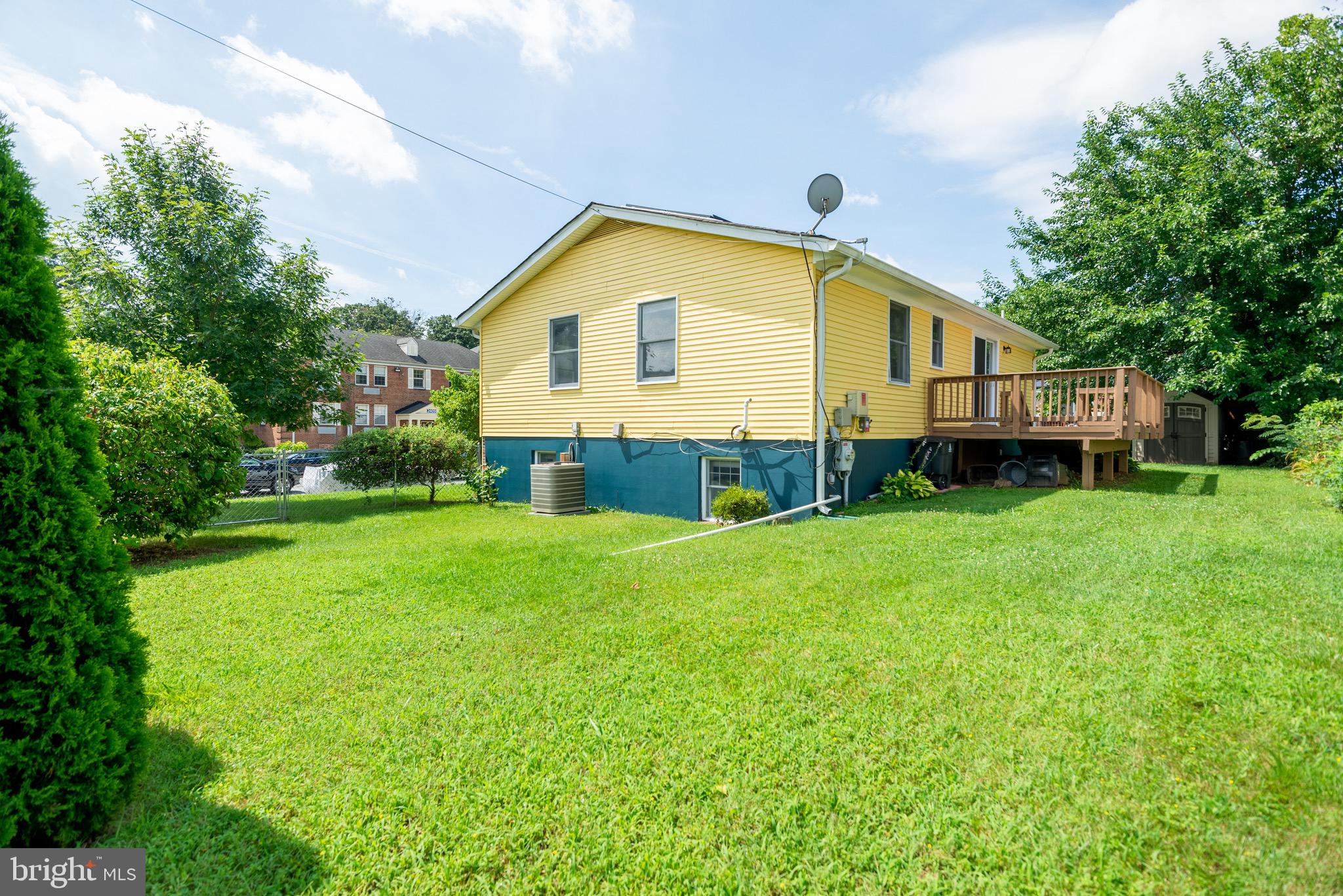 NORTH WOODRIDGE - Residential