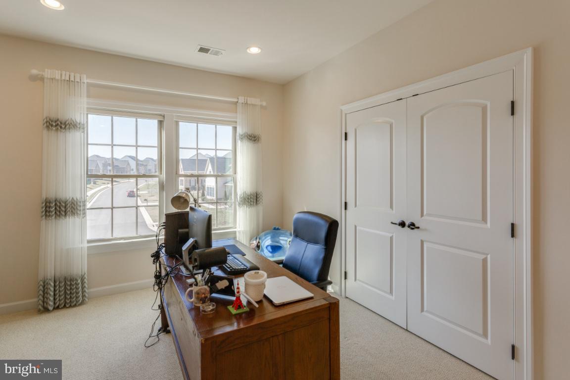 DAWSON'S CORNER - Residential