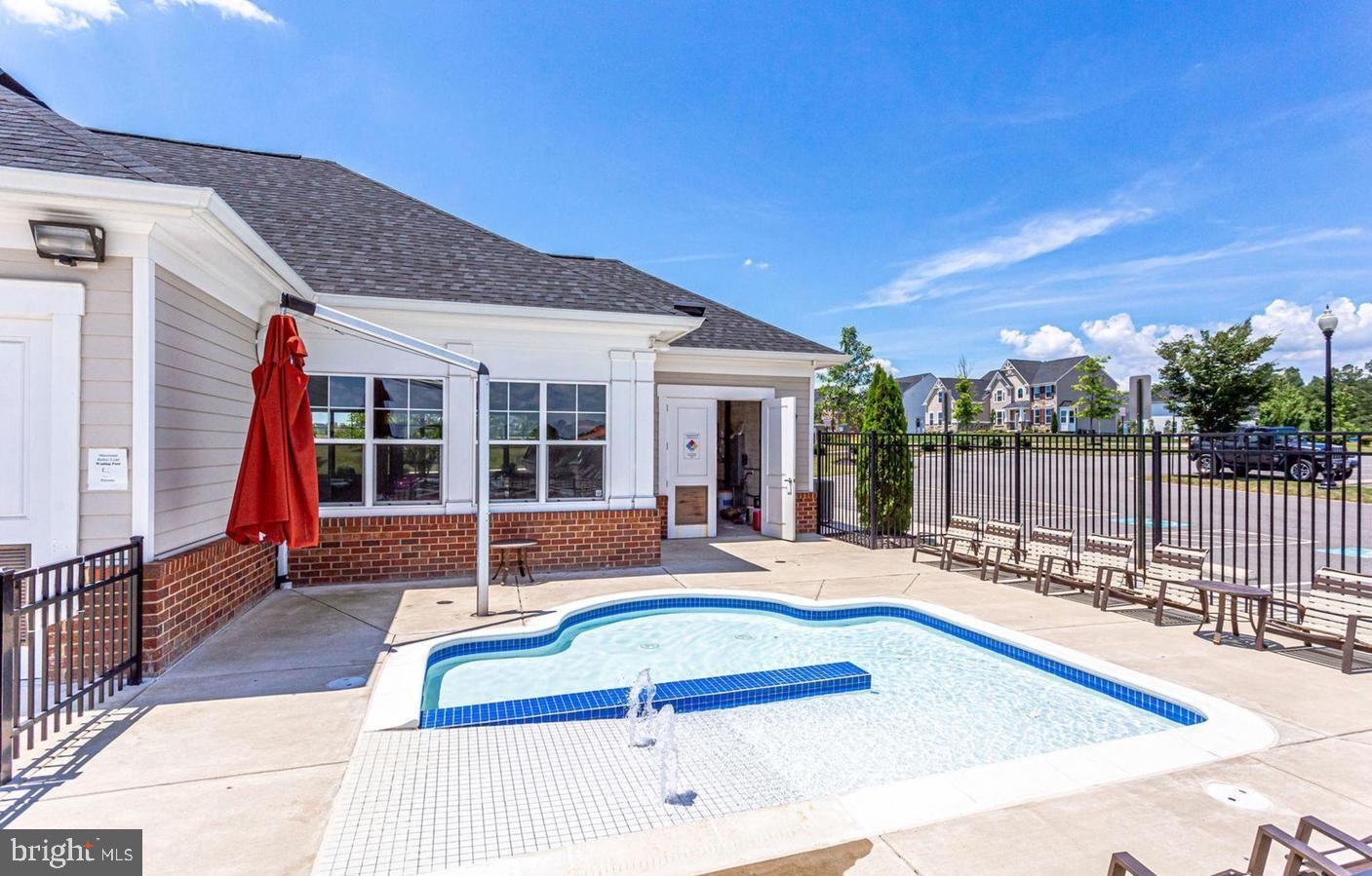 DAWSON'S CORNER - Residential
