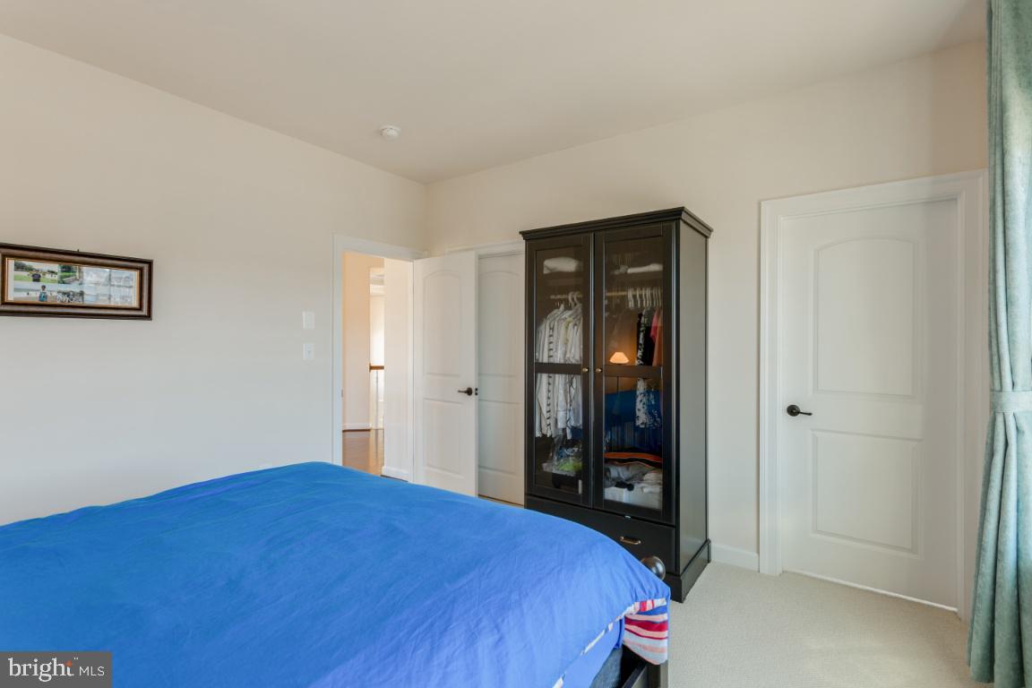 DAWSON'S CORNER - Residential