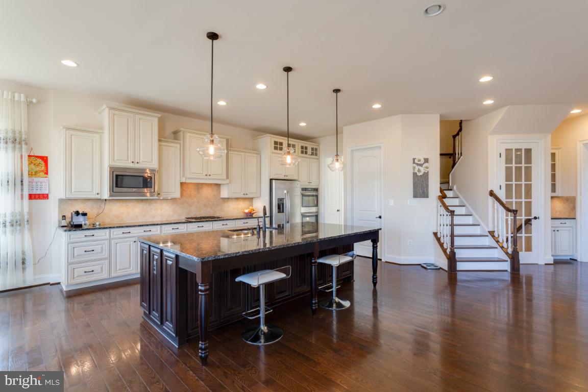 DAWSON'S CORNER - Residential