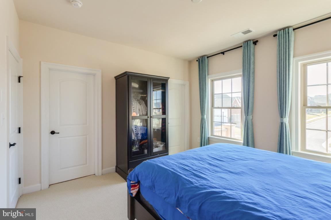 DAWSON'S CORNER - Residential