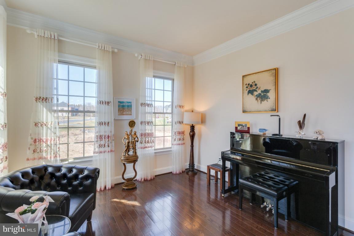 DAWSON'S CORNER - Residential