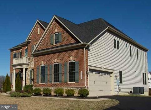 DAWSON'S CORNER - Residential