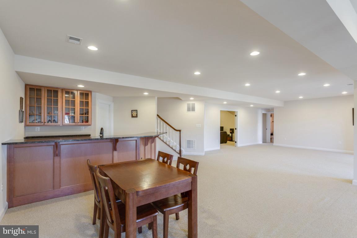 DAWSON'S CORNER - Residential