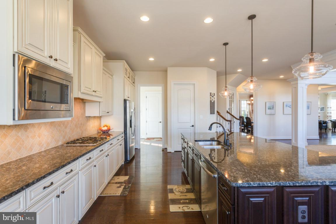 DAWSON'S CORNER - Residential