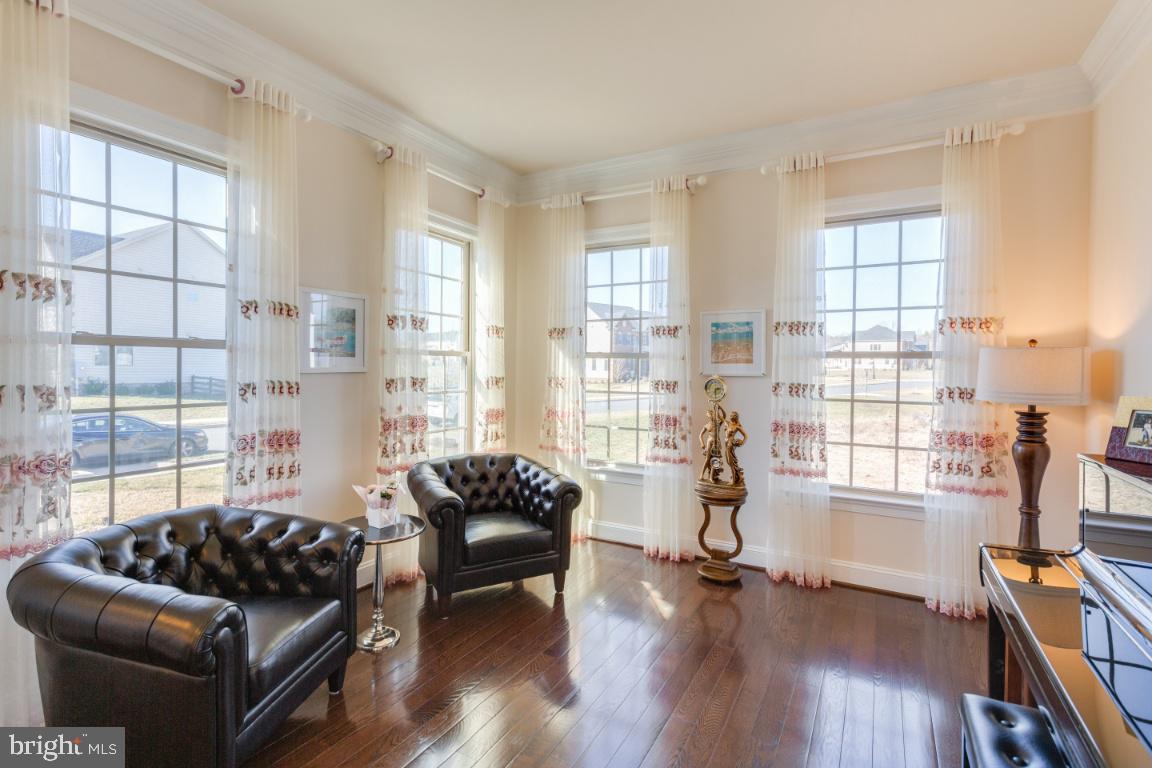 DAWSON'S CORNER - Residential