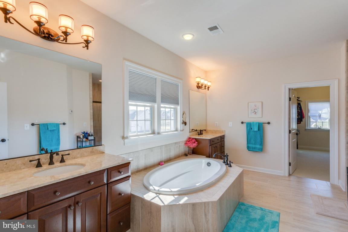 DAWSON'S CORNER - Residential