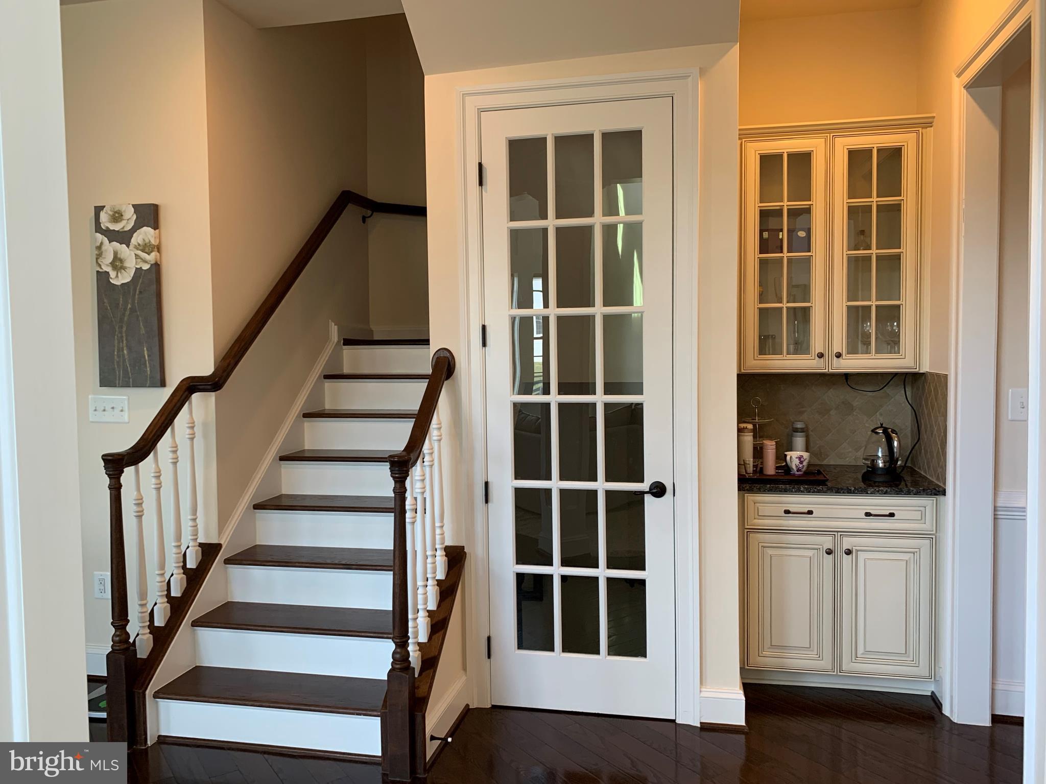 DAWSON'S CORNER - Residential