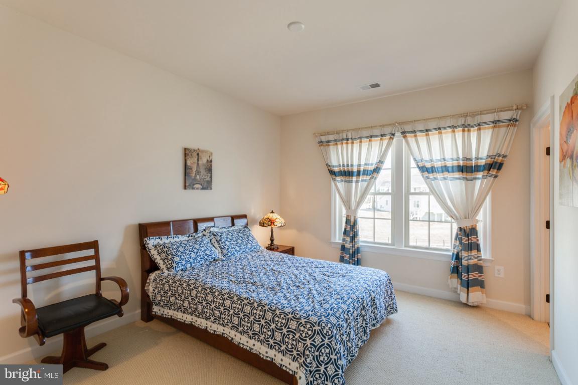 DAWSON'S CORNER - Residential