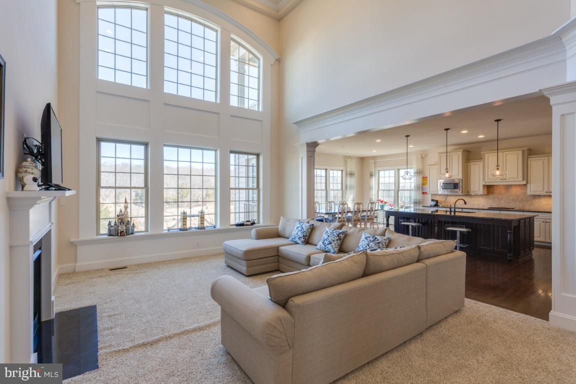 DAWSON'S CORNER - Residential