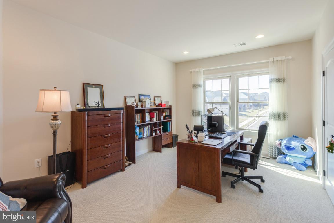 DAWSON'S CORNER - Residential