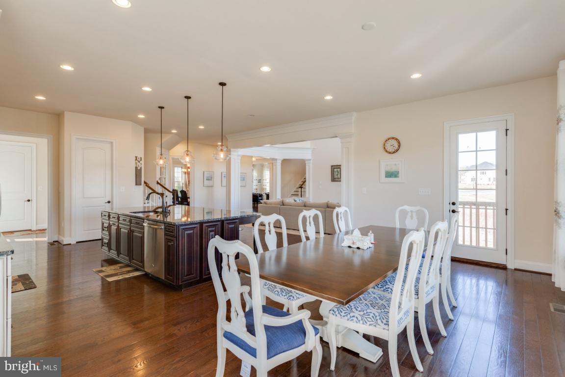 DAWSON'S CORNER - Residential