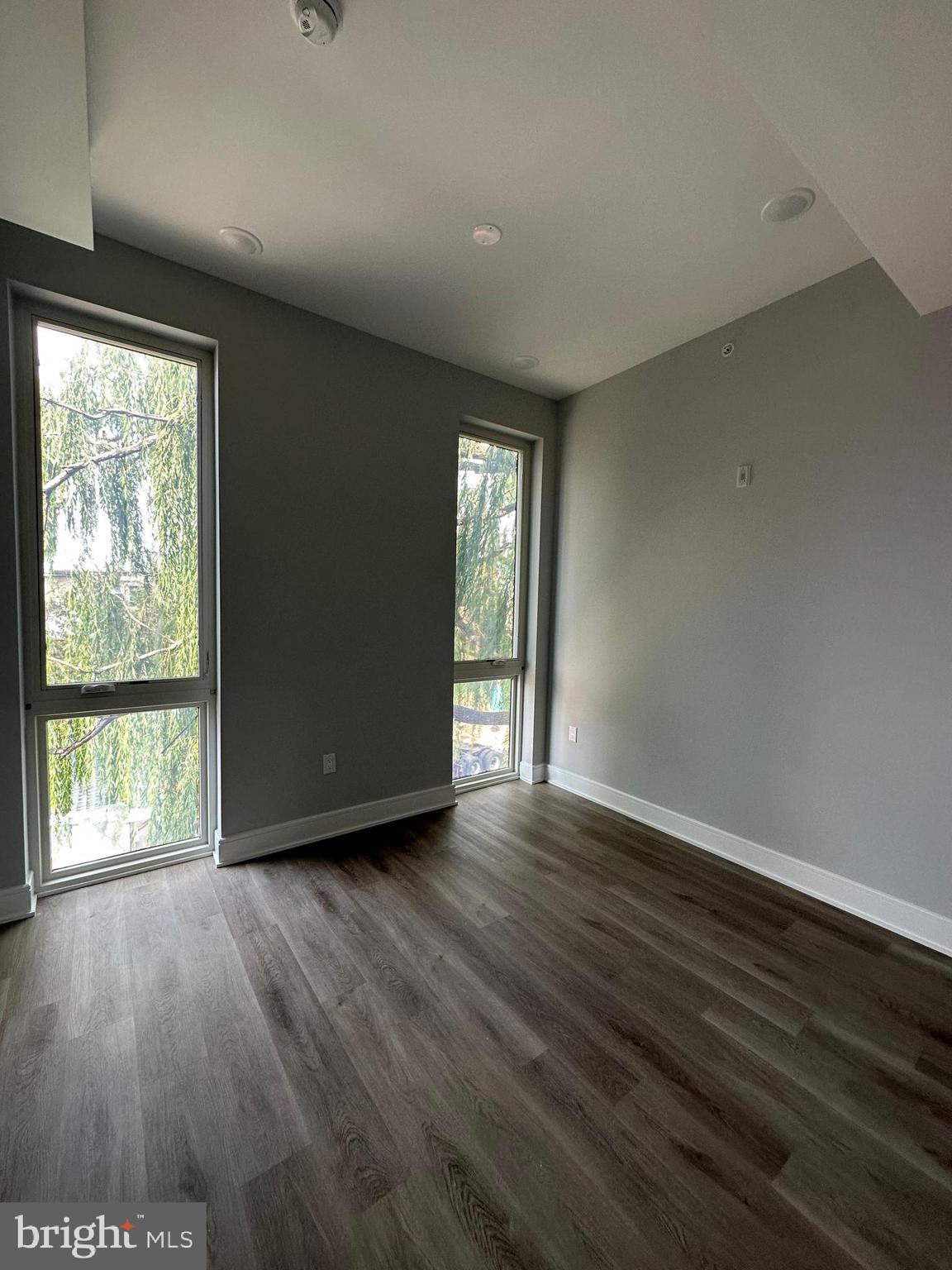 OLDE KENSINGTON - Residential Lease