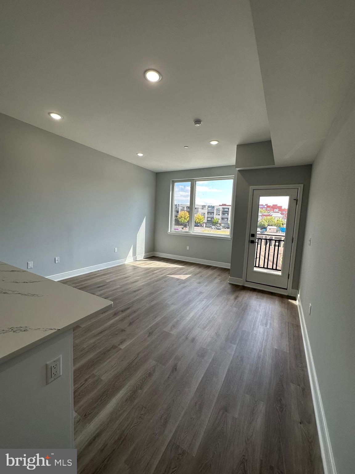 OLDE KENSINGTON - Residential Lease