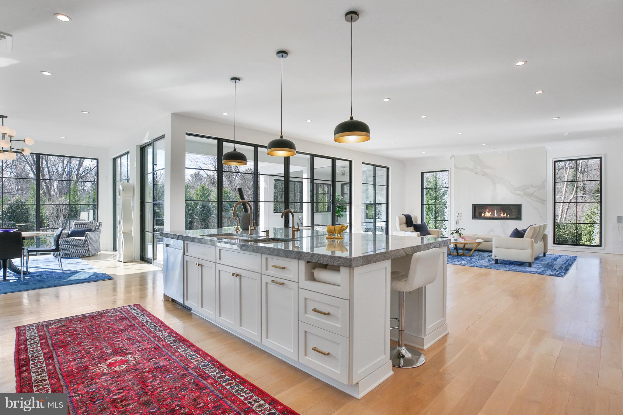 DOWNSCREST - Residential