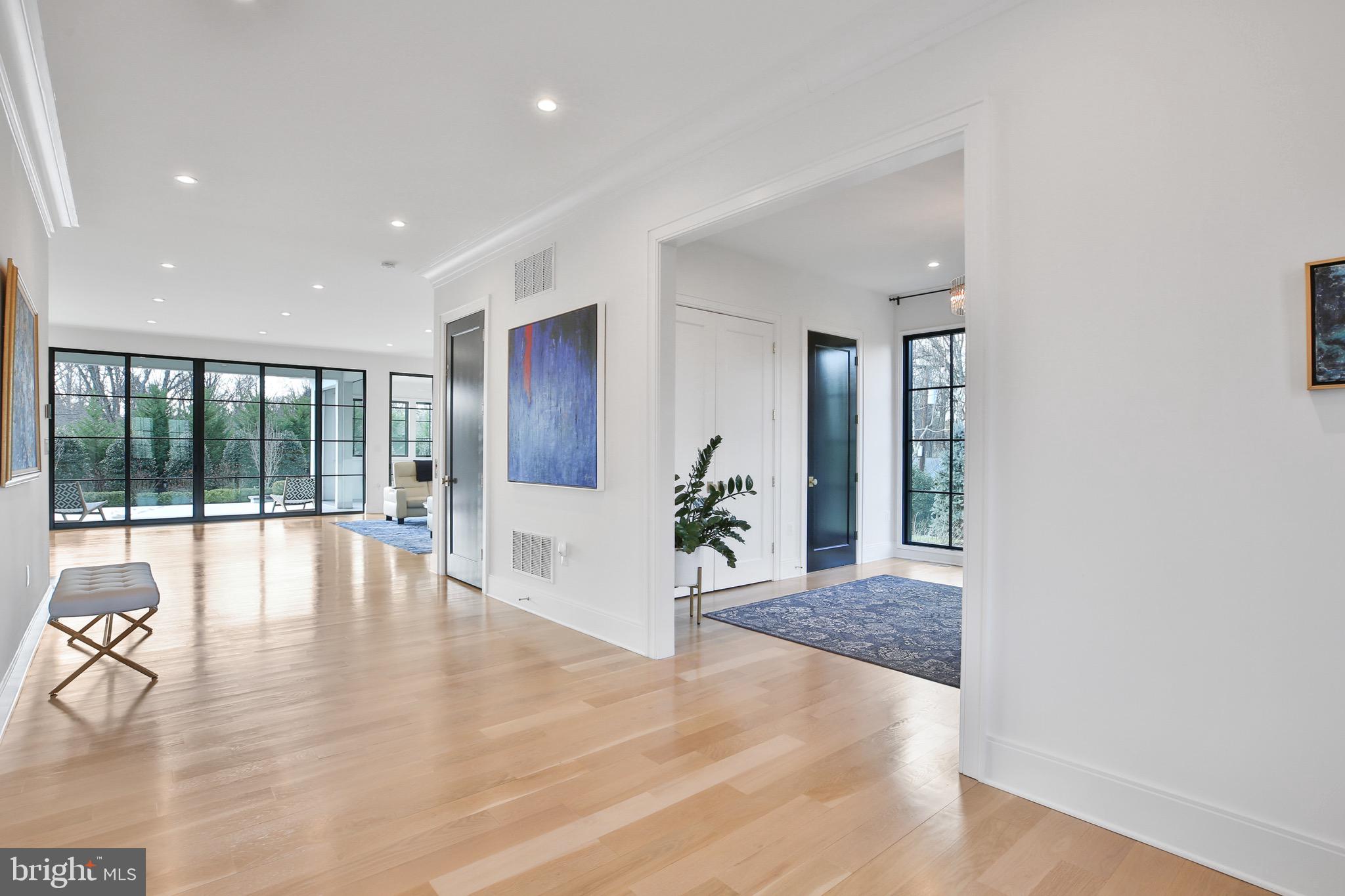 DOWNSCREST - Residential