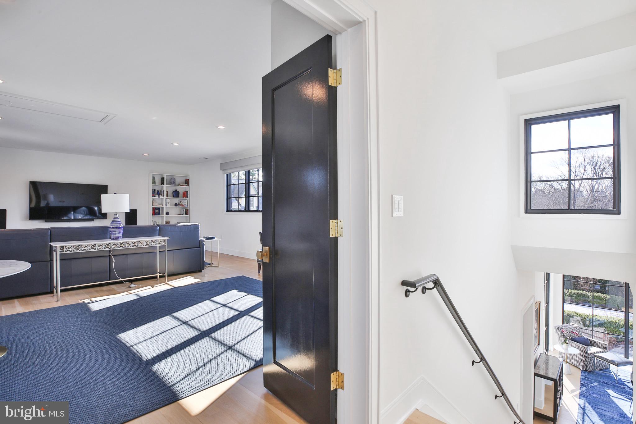 DOWNSCREST - Residential