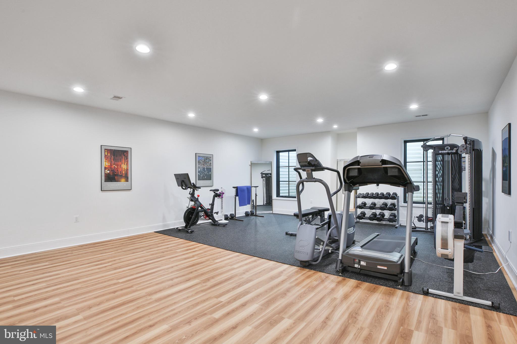 DOWNSCREST - Residential