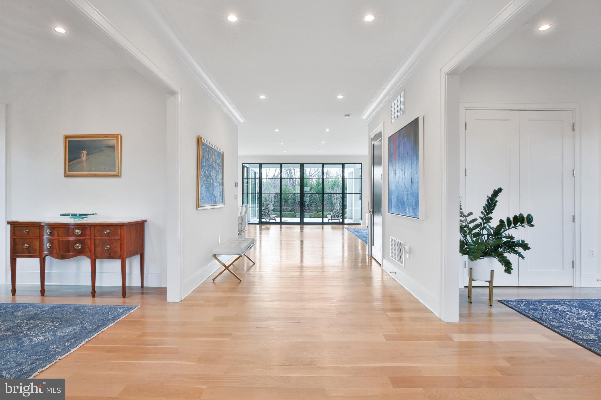 DOWNSCREST - Residential