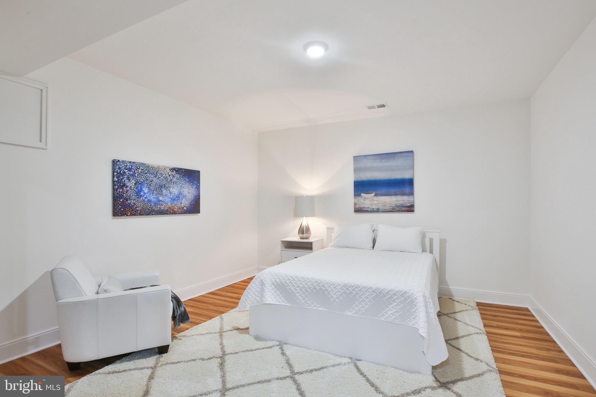 DOWNSCREST - Residential