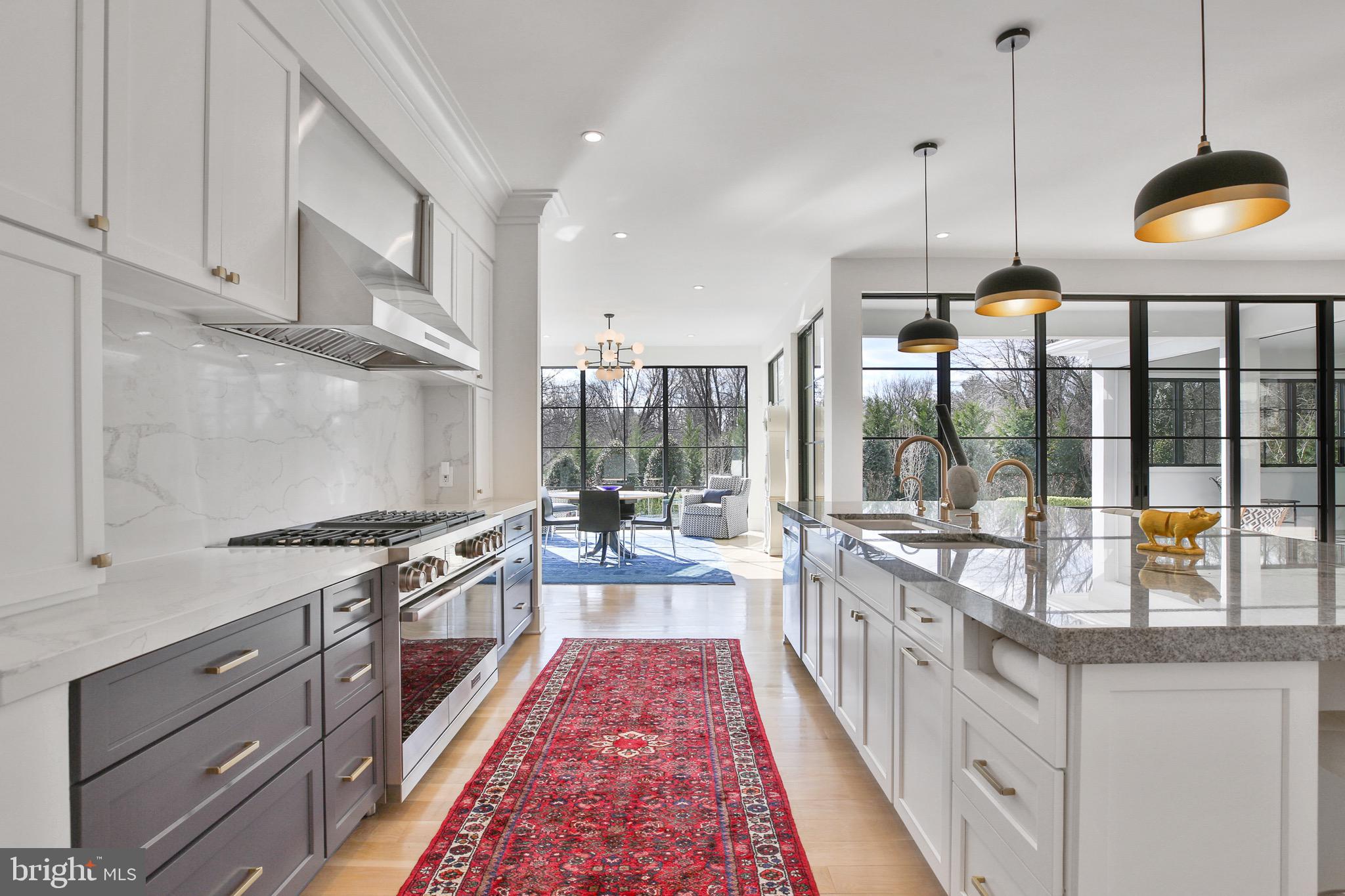 DOWNSCREST - Residential