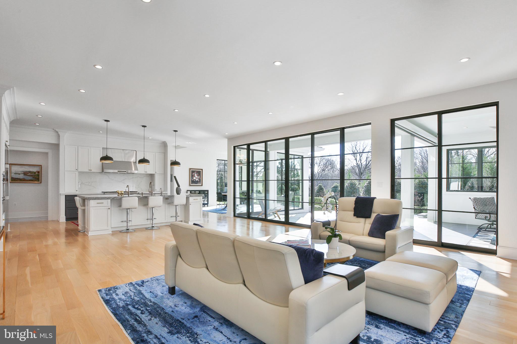 DOWNSCREST - Residential