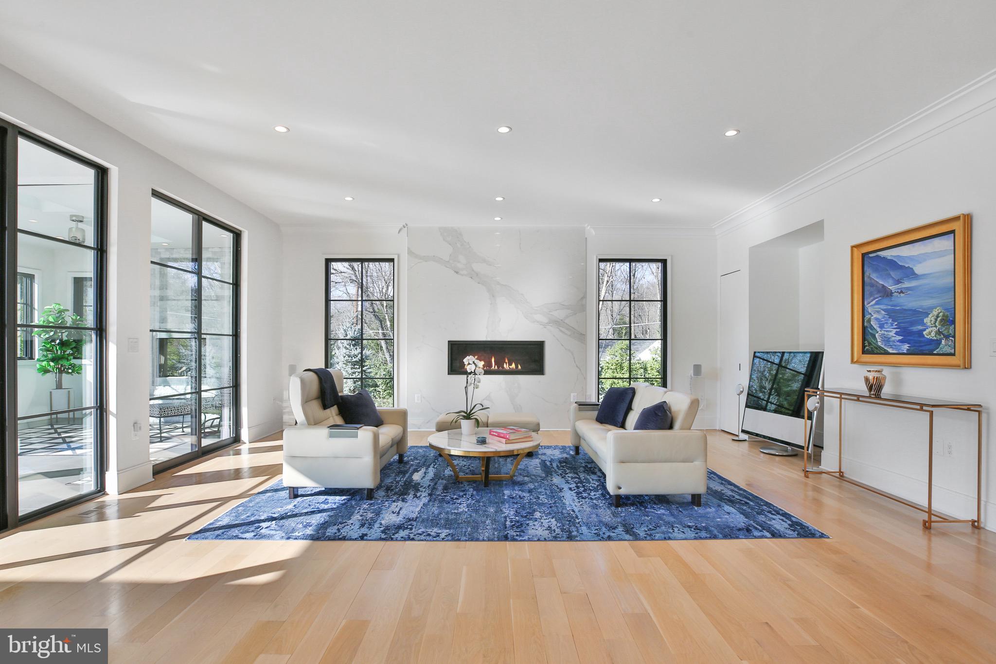 DOWNSCREST - Residential