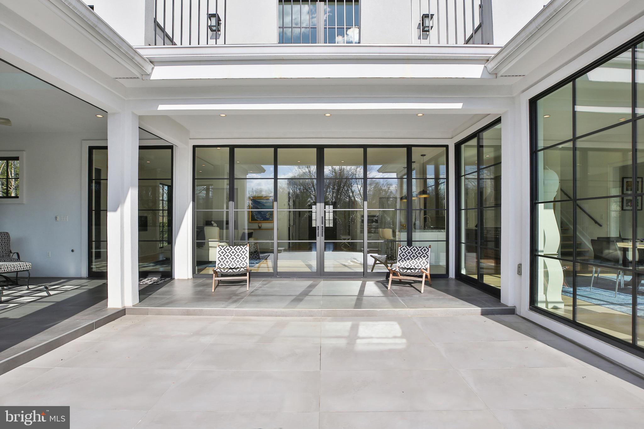 DOWNSCREST - Residential