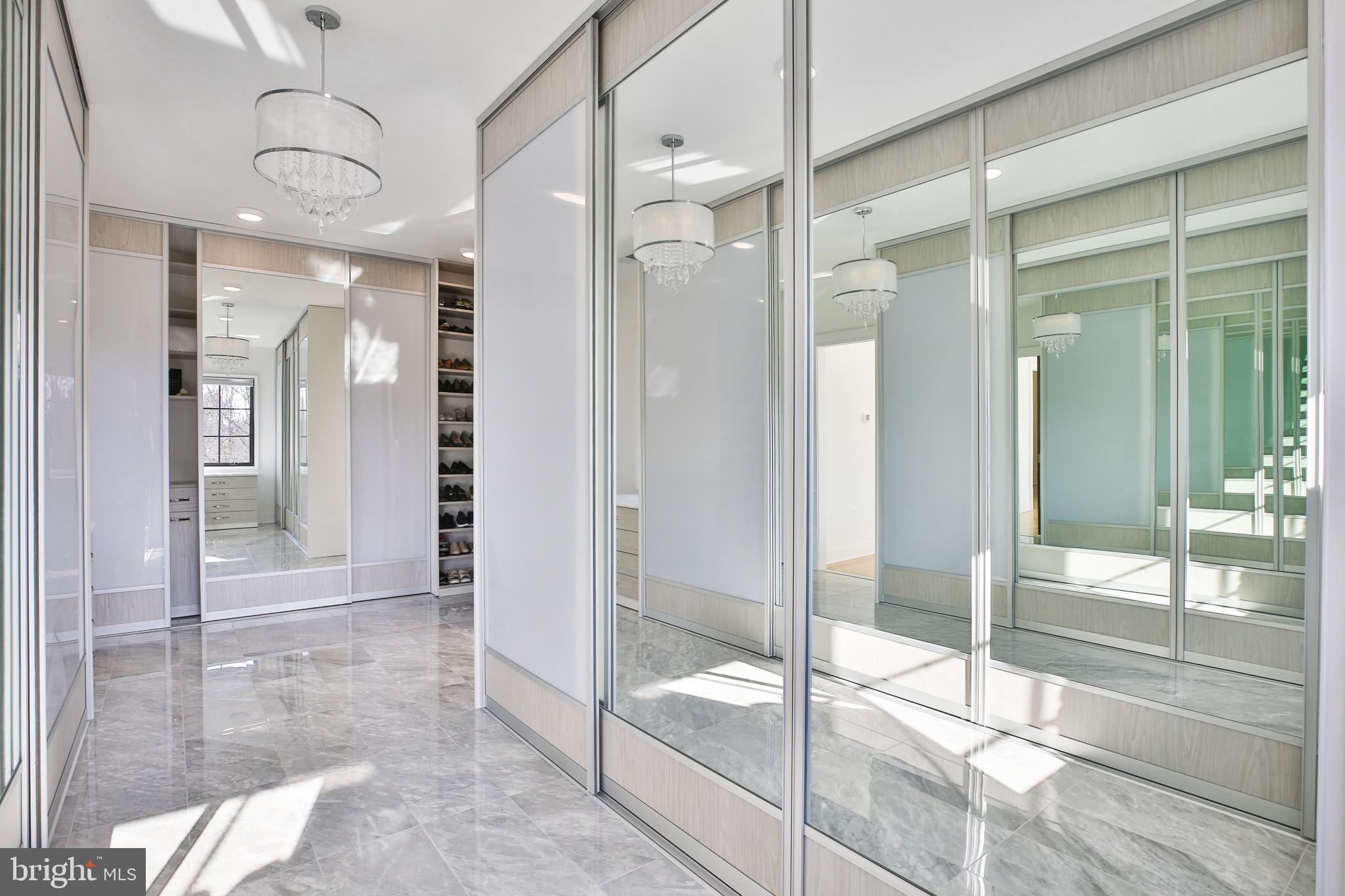 DOWNSCREST - Residential