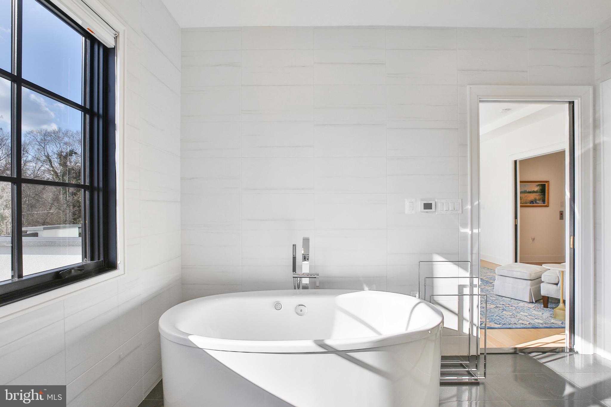 DOWNSCREST - Residential