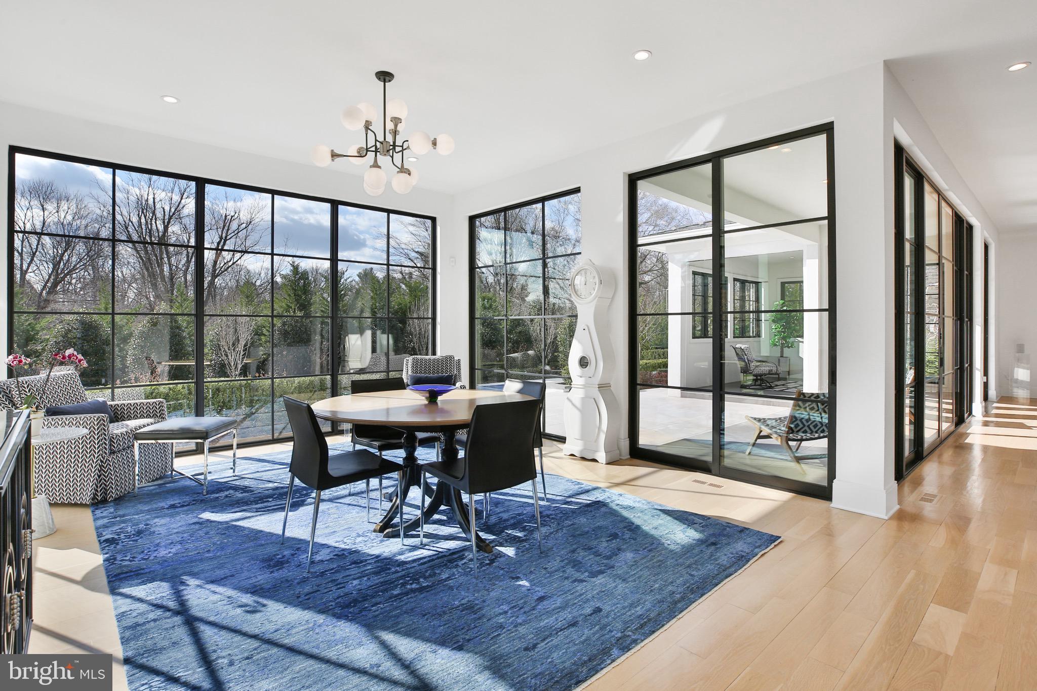 DOWNSCREST - Residential