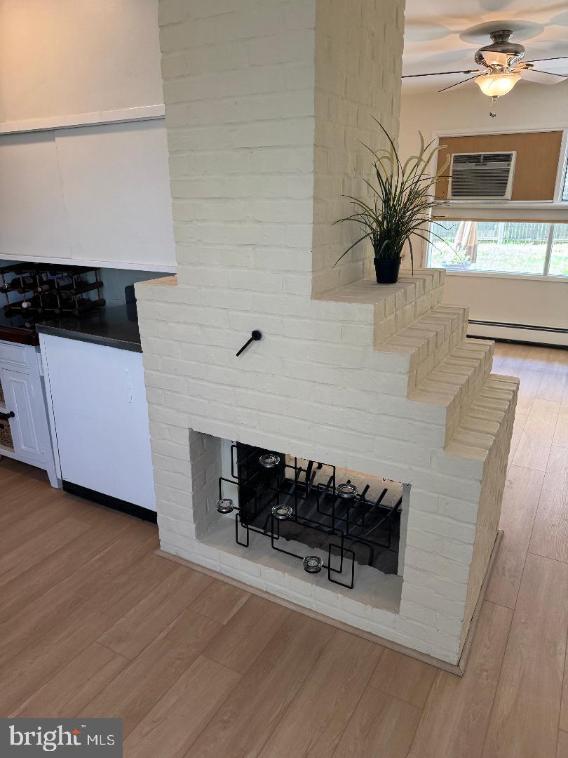 OAKTREE HOLLOW - Residential