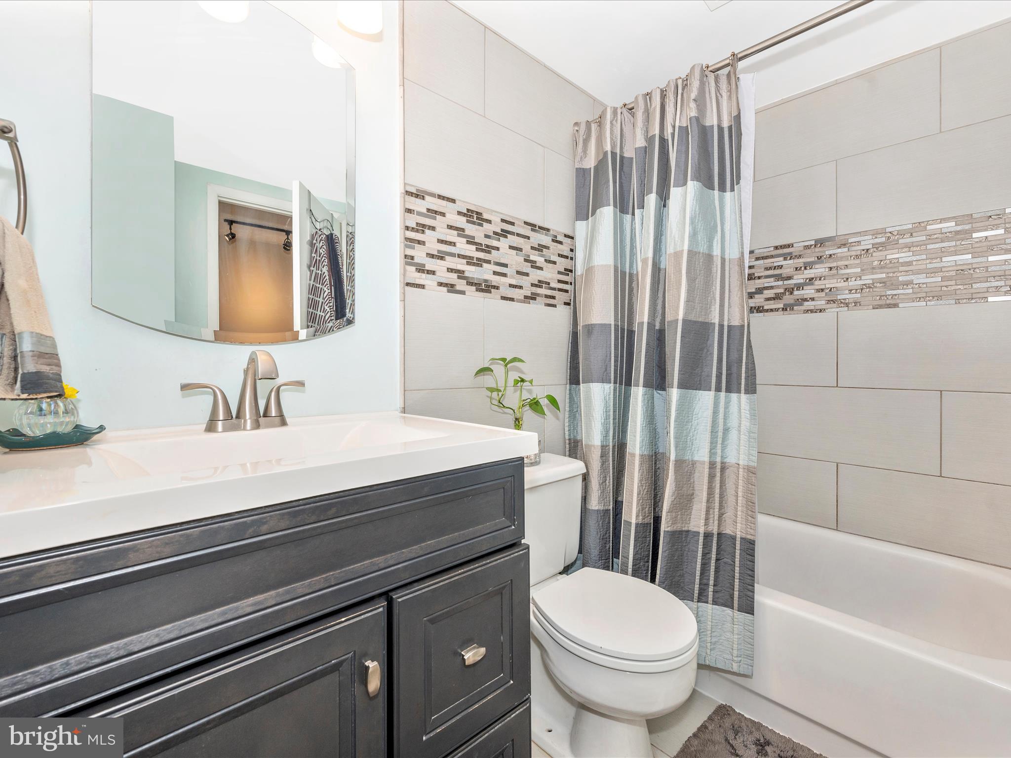 GUNNERS LAKE VILLAGE - Residential