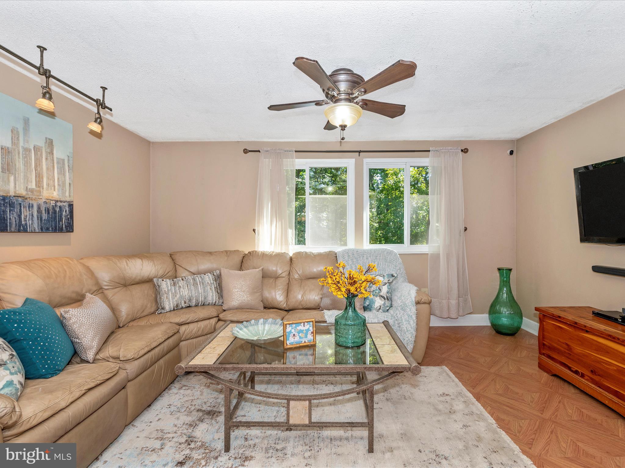 GUNNERS LAKE VILLAGE - Residential