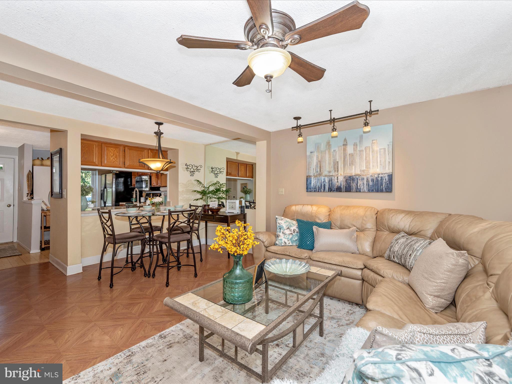 GUNNERS LAKE VILLAGE - Residential