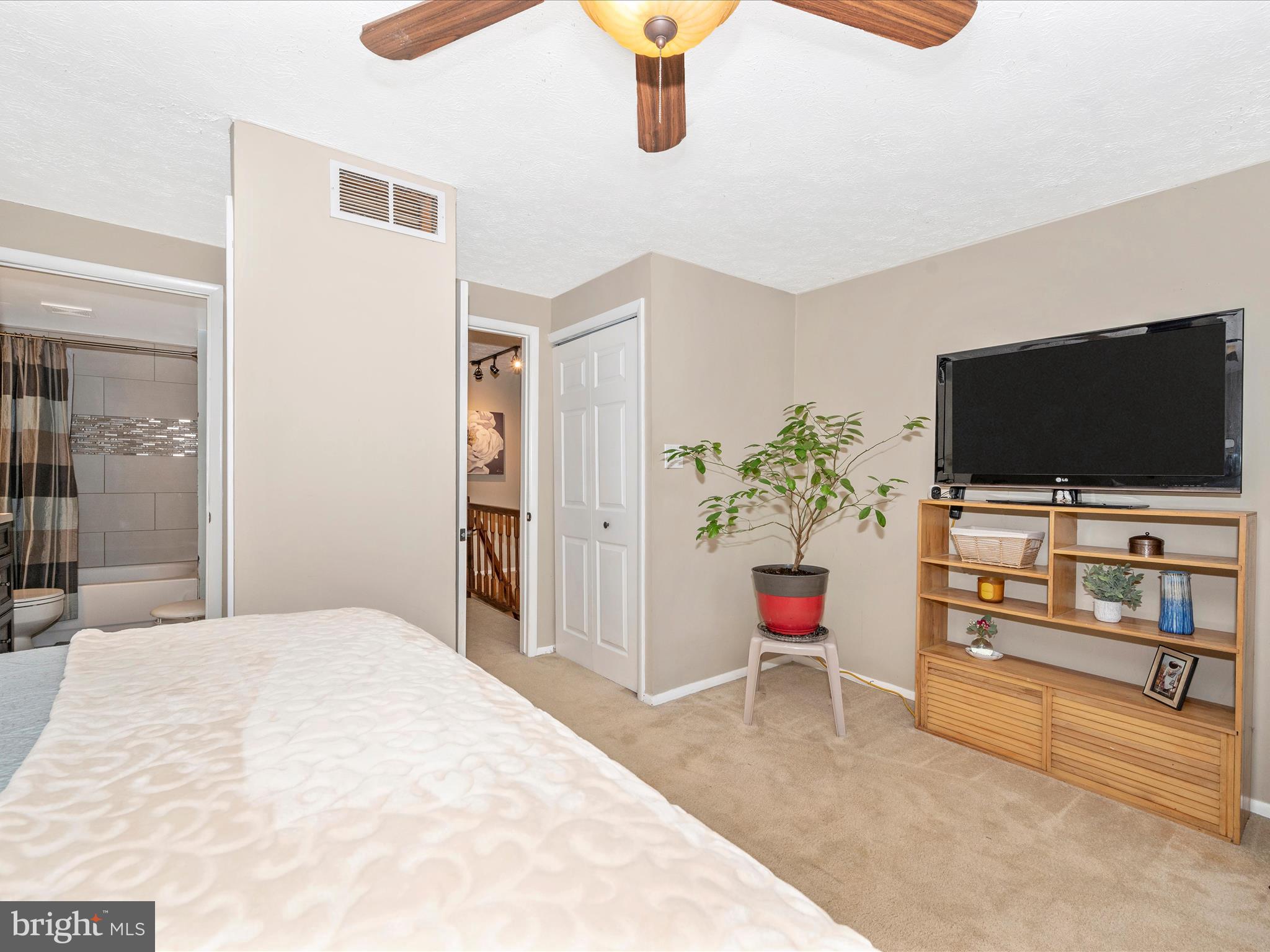 GUNNERS LAKE VILLAGE - Residential