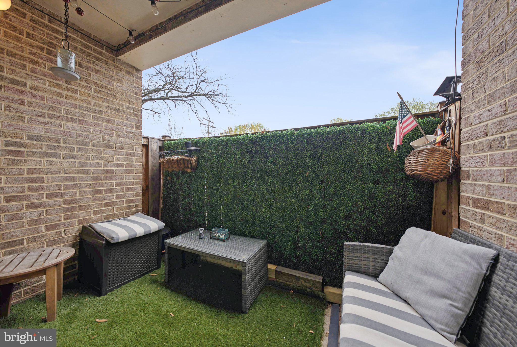 TERRACE TOWNHOME - Residential