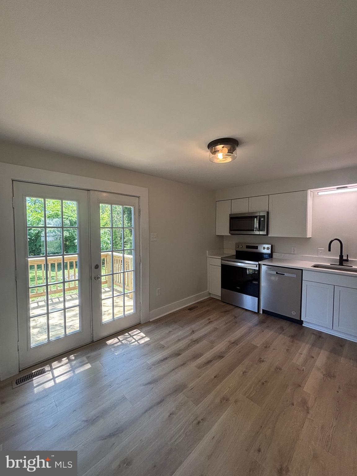 ROUSBY HALL WOODS - Residential