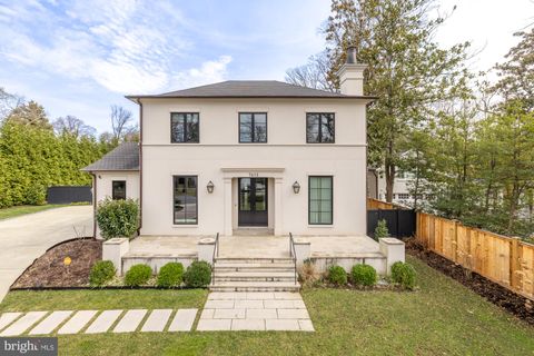 Photo of 7613 Glenbrook Road, BETHESDA, MD 20814 (MLS # MDMC2216134)