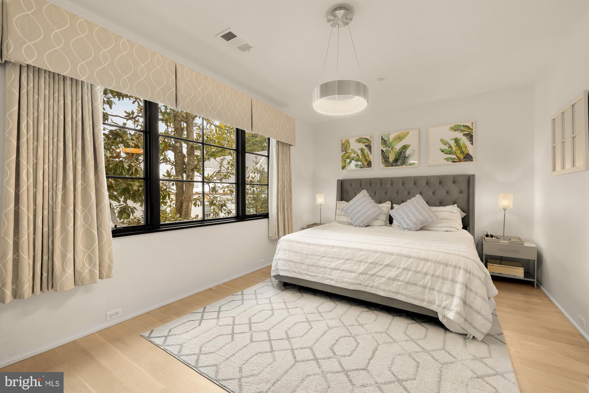 EDGEWOOD - Residential