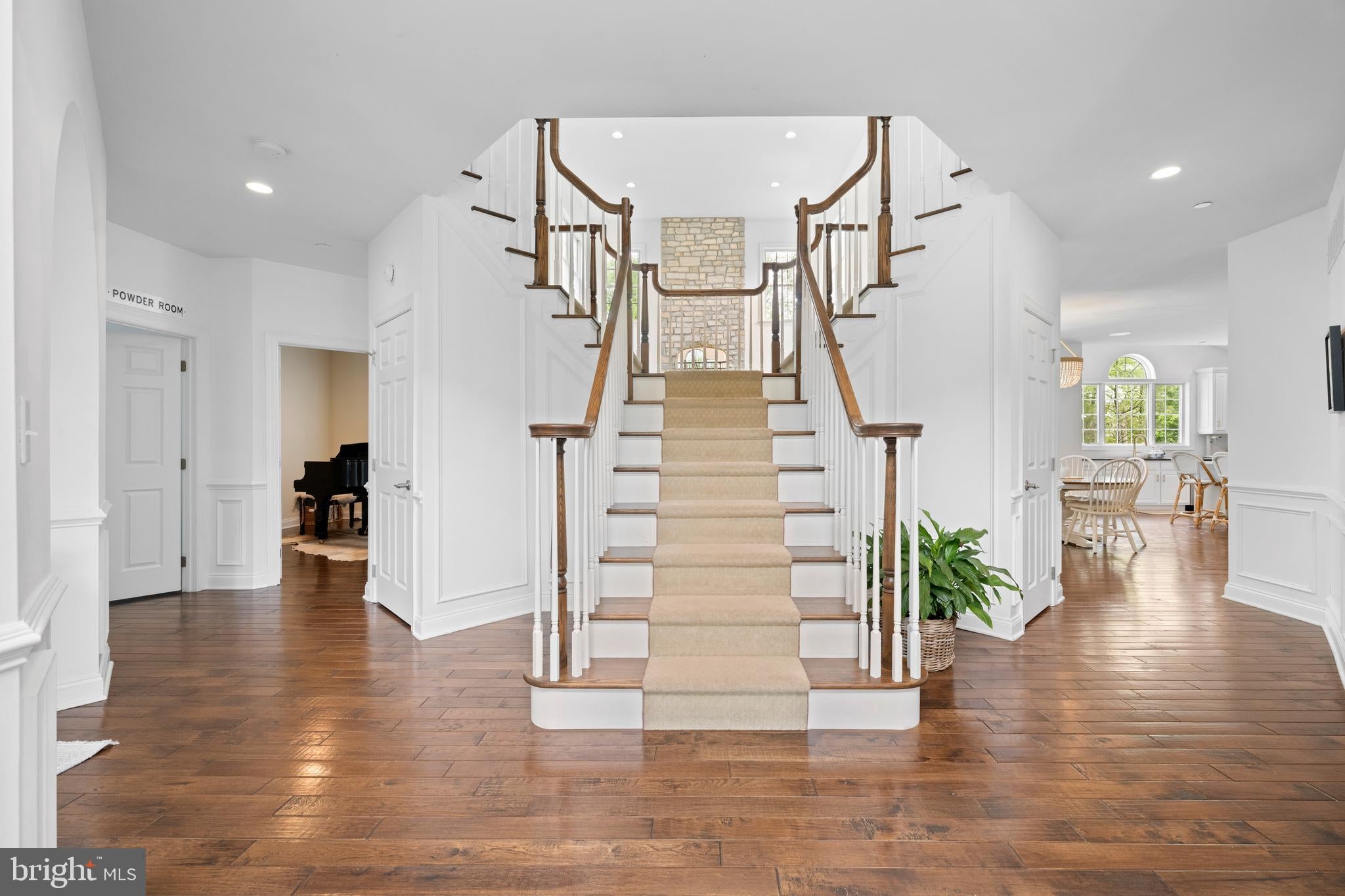 3907 WOODLAND DRIVE